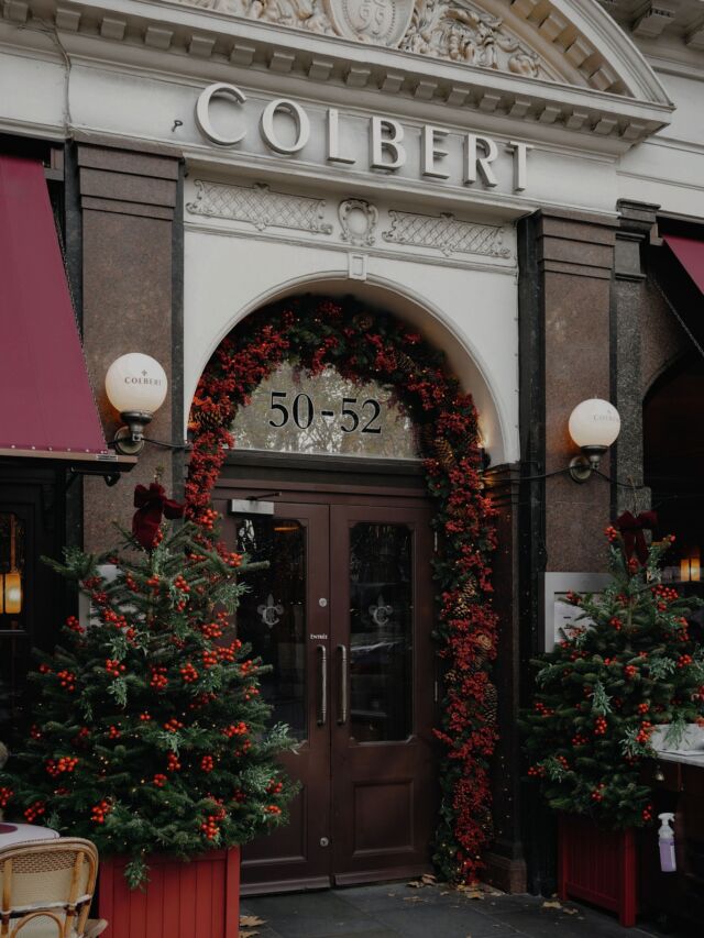 Our corner of Sloane Square is aglow with festive cheer...